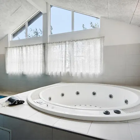 Luxurious Home In Blavand With Sauna Blåvand