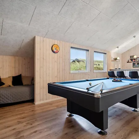 Holiday home Awesome In With Indoor Swimming Pool